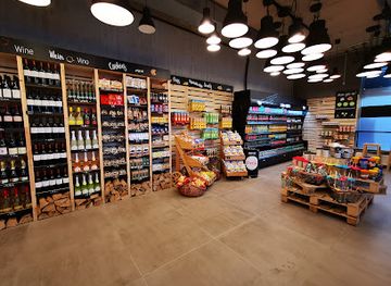 slovenia/bled/shop/market-by-the-lake