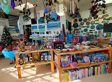 puerto-rico/mona-island/shop/luna-loca-art-gallery-gift-shop