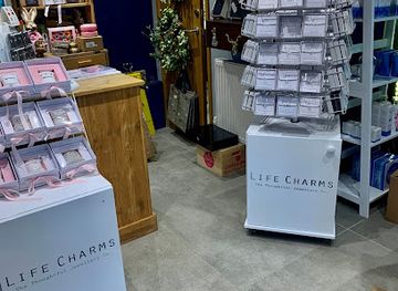 united-kingdom/pembrokeshire-coast-national-park/shop/hector-s-cards-gifts