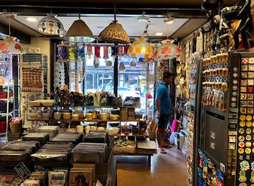 philippines/manila/shop/souvenir-island-general-merchandise