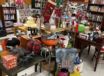 west-virginia/lewisburg/shop/second-look-thrift-store