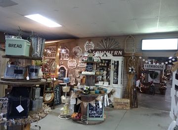 alabama/chattahoochee-river/shop/the-farmhouse