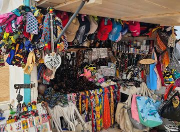 cabo-verde/praia-de-santa-monica/shop/timy-and-alex-no-stress-gift-shop