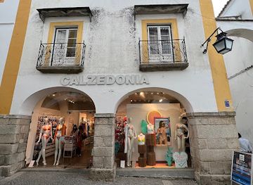 portugal/evora/shop/calzedonia