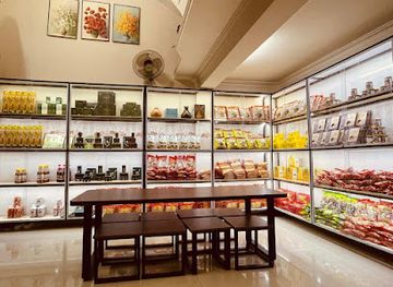 vietnam/hue/shop/cua-hang-dac-san-hue