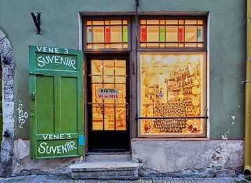 estonia/tallinn-old-town/shop/handicrafts-souvenirs