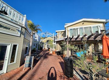 california/santa-catalina-island/shop/metropole-market-place