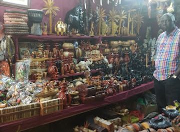 gabon/akanda-national-park/shop/village-des-artisans