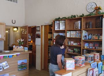 colorado/monument/shop/covered-treasures-bookstore