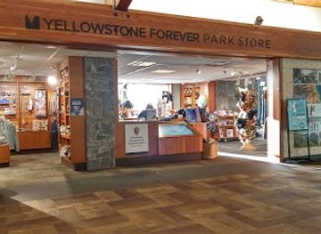 montana/the-yellowstone-valley/shop/yellowstone-forever-park-store-bzn