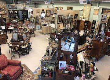 north-carolina/uwharrie-national-forest/shop/the-bee-s-knees-antique-thrift