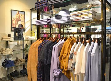 malta/sliema/shop/junction