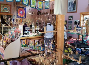 arizona/santa-catalina-mountains/shop/living-rainbow-gift-shop
