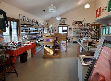 wisconsin/kettle-moraine/shop/held-s-meat-and-cheese-market