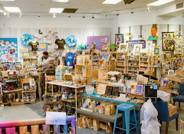 wisconsin/milwaukee/shop/the-bronzeville-collective-mke