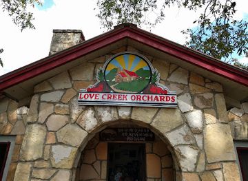 texas/lost-maples-state-natural-area/shop/love-creek-orchards-the-apple-store