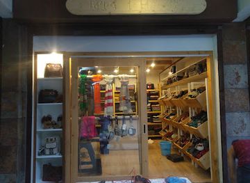 india/the-himalayas/shop/hyund-himalayan-handicraft-kasol