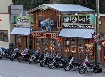 south-dakota/mount-rushmore/shop/gold-diggers-black-hills-gold-retail-outlet