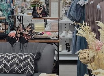 north-carolina/asheville/biltmore-village/shop/white-lotus-boutique