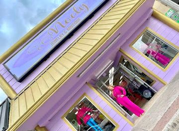 texas/mcallen/shop/noely-jewelry-and-boutique