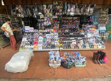 cambodia/ratanakiri-province/shop/ta-na-lak-sbaek-chen