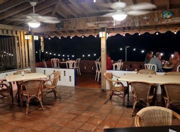 puerto-rico/vieques/shop/trade-winds-bar-restaurant-guest-house-gift-shop