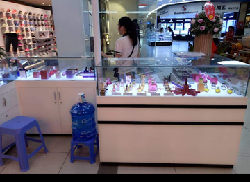 vietnam/ha-long-bay/shop/nuoc-hoa-charme-quang-ninh