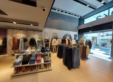 greece/volos/shop/bershka