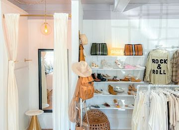 alabama/alabama-coastal-birding-trail/shop/tiki-island-boutique