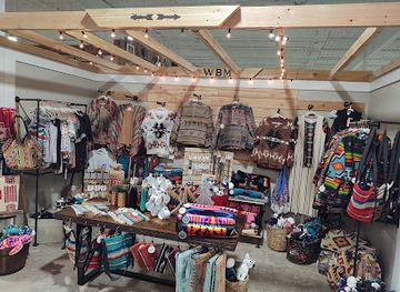 oklahoma/edmond/shop/painted-tree-boutiques-edmond