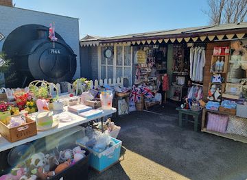 united-kingdom/the-broads/shop/poppylands-1940s-tearoom