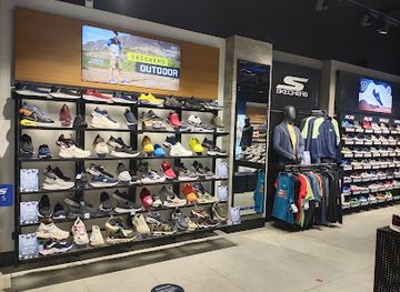india/jabalpur/shop/skechers-samdareeya-mall-jabalpur