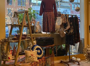 michigan/grand-rapids/heritage-hill/shop/zabhaz