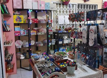 ecuador/puerto-baquerizo-moreno/shop/arte-blessing