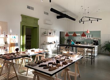 czechia/prague/vinohrady/shop/shop-up-stories