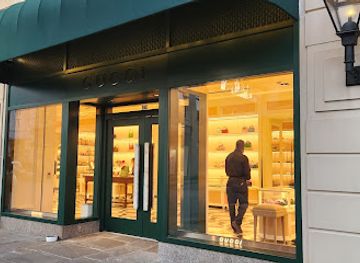 south-carolina/charleston-beaches/shop/gucci