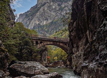 kosovo/peja-mountains/shop/rugova-canyon-viewpoint