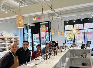 illinois/naperville/shop/sea-love-a-candle-bar-and-boutique