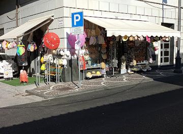 italy/pompeii/shop/souvenir-e-gadgets-di-monaco-l