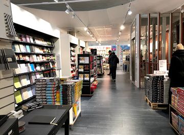 sweden/uppland/shop/akademibokhandeln