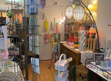 michigan/muskegon/shop/village-gift-shoppe