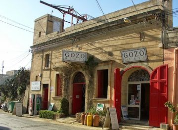malta/dwejra-bay/shop/gozo-glass-ltd
