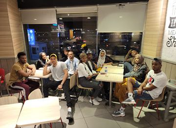 comoros/ouani/shop/kim-wayne