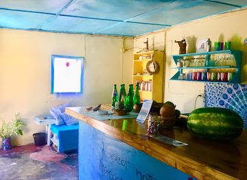 jamaica/treasure-beach/shop/hold-a-vibz-cafe