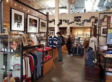 canada/toronto/distillery-district/shop/the-sport-gallery-sport-at-the-distillery
