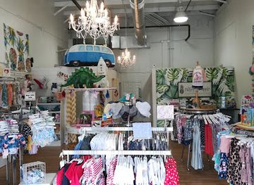 iowa/ankeny/shop/paisley-pineapple-children-s-boutique