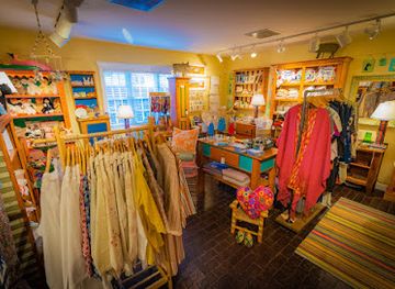 new-mexico/santa-fe/canyon-road/shop/leslie-flynt