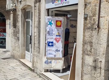 croatia/split/shop/dishpet-souvenir-and-gift-shop
