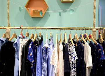 italy/marche/shop/riviere-negozio-di-abbigliamento-donna