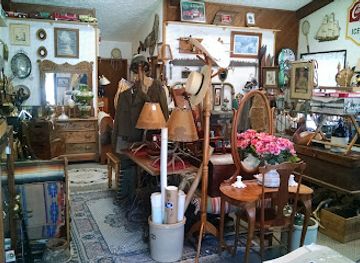 montana/the-cabinet-mountains/shop/left-hand-antiques-and-curios
